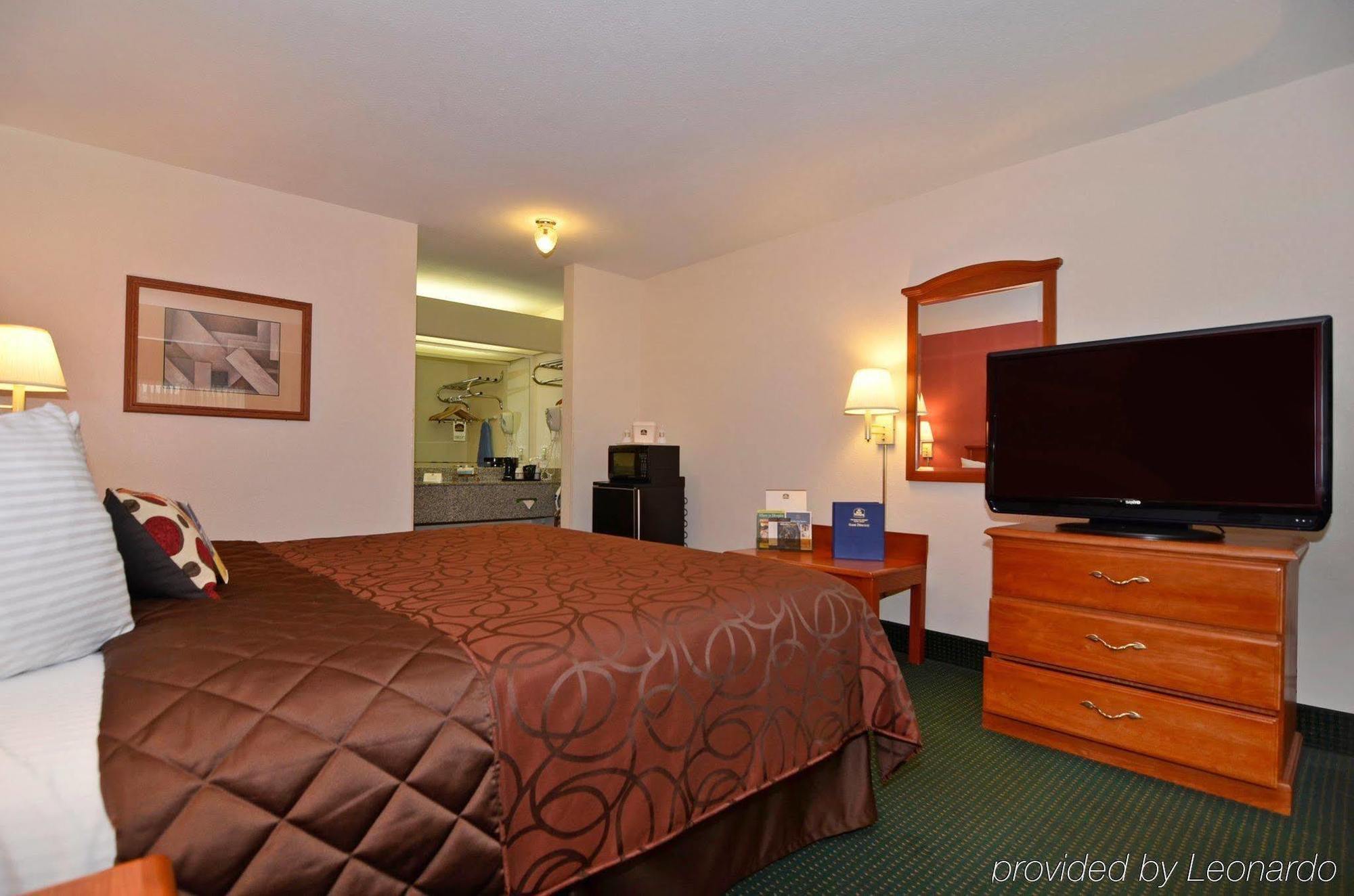 Econo Lodge Inn & Suites Мемфіс Номер фото